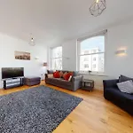 Superb 2 Bed Flat Camden 5 Min Walktube Station