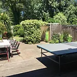 Stunning 5 Bed House With Private Garden