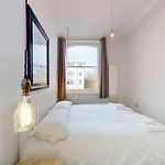 Superb 2 Bed Flat Camden 5 Min Walktube Station