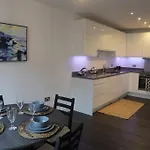 Beautiful 2Bed Apartment 5 Mins From London Bridge.