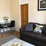 Entire Flat Very Comfortable 1 Bedroom London