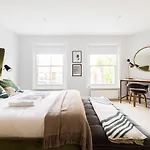 The Margravine Maisonette - Modern & Bright 2Bdr Flat