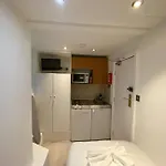 F2- Basement Studio Fits 1 Near Paddington