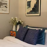 Artistic And Soulful Carnaby Street Movie Pad