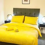 Smartrips Beckton Townhouse With Parking