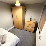 3 Bed Apartment On Balham High Road