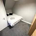 3 Bed Apartment On Balham High Road