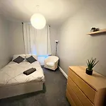 3 Bed Apartment On Balham High Road
