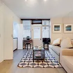 Stylish Knightsbridge Studio, Steps From Harrods.