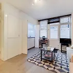 Stylish Knightsbridge Studio, Steps From Harrods.