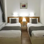 Falcon Hotel