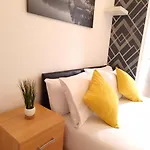 F17-Bright 3Rd Flr Studio For 2 Near Paddington