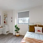 Minimalist Studio Apartments At Westcombe House In Greenwich