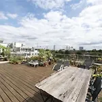Modern Flat By River Thames And Park In Putney