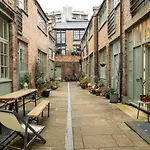 2 Bedroom Bethnal Green - W Yard View by Opulent