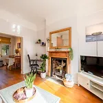 Pass The Keys Lovely Apartment In Battersea