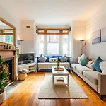 Pass The Keys Lovely Apartment In Battersea