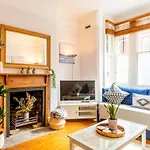 Pass The Keys Lovely Apartment In Battersea