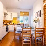 Pass The Keys Lovely Apartment In Battersea