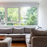 Newly Refurbished 5 Bdr House Wgarden And Parking