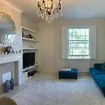 1St Floor Luxury 2 Bedroom 1 Bathroom Apartment Hampstead London