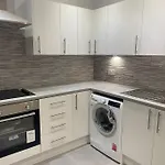 Private Garden 1Bed Studio Apart Battersea London Perfect For Coupled Or Solo Travellers Pet Friendly Free Netflix & Wifi