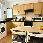 The Peachy-Homey The Heart Of Trendy Brixton