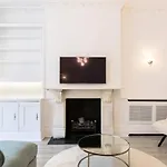 Elegant 2 Bedrooms Apt In Chelsea With Patio