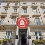 Huttons Hotel, Victoria London