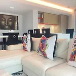2 Bedroom Apartment Close to ExCel Exhibition, Emirate Cable to 02 Arena