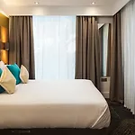 Roomzzz London Stratford