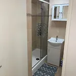 Room With Share Bathroom Near Train Line
