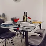 Camden Reach Apartment - Engels Suite 2 Bedroom