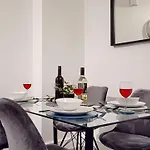 Camden Reach Apartment - Engels Suite 2 Bedroom
