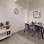 Camden Reach Apartment - Engels Suite 2 Bedroom