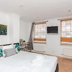 Lovely London Studio Apartment Near Trendy Shoreditch