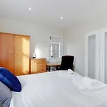 Mirabel Apartment Two Bedrooms, One Bath, Fulham Sw6 By Mdps