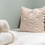 Chic Two Bed Garden Flat