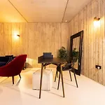 The Victoria Park Sanctuary - Stunning 2Bdr Flat