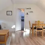 Spacious 1 Bedroom Apartment W/ Outdoor Terrace