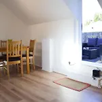 Spacious 1 Bedroom Apartment W/ Outdoor Terrace