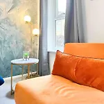 Free Parking - Business Or Relocation - Weekly Or Monthly Stay - 4 Guests By Hofin Stays Short Lets & Serviced Accommodation