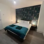 1 Bedroom Flat 10 Mins Walk From Old Street Station