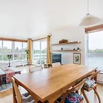 Bright 1Bed Putney Apt With Leafy Views