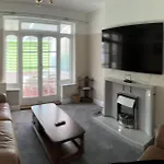 Amazing And Romantic O2 Arena 4 Bedrooms House Free Parking