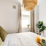 New Stylish Flat In The Heart Of Shoreditch