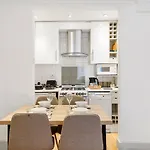 2 Single Or 1 King Bed In Notting Hill, London