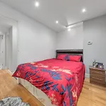 Elegant And Chic 2-Bedroom Basement Apartment In Paddington