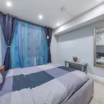Elegant And Chic 2-Bedroom Basement Apartment In Paddington