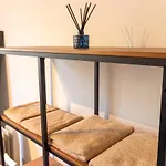 Stylish And Well Equipped Flat In Stockwell